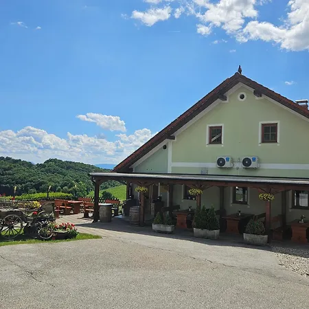 Turisticna Kmetija Emil *