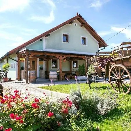 Turisticna Kmetija Emil Farm stay